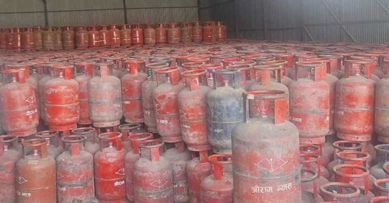 ललितपुरमा गोदाममा ६ हजार बढी ग्यास सिलिन्डर लुकाउने पसलेलाई ३ लाख जरिवाना